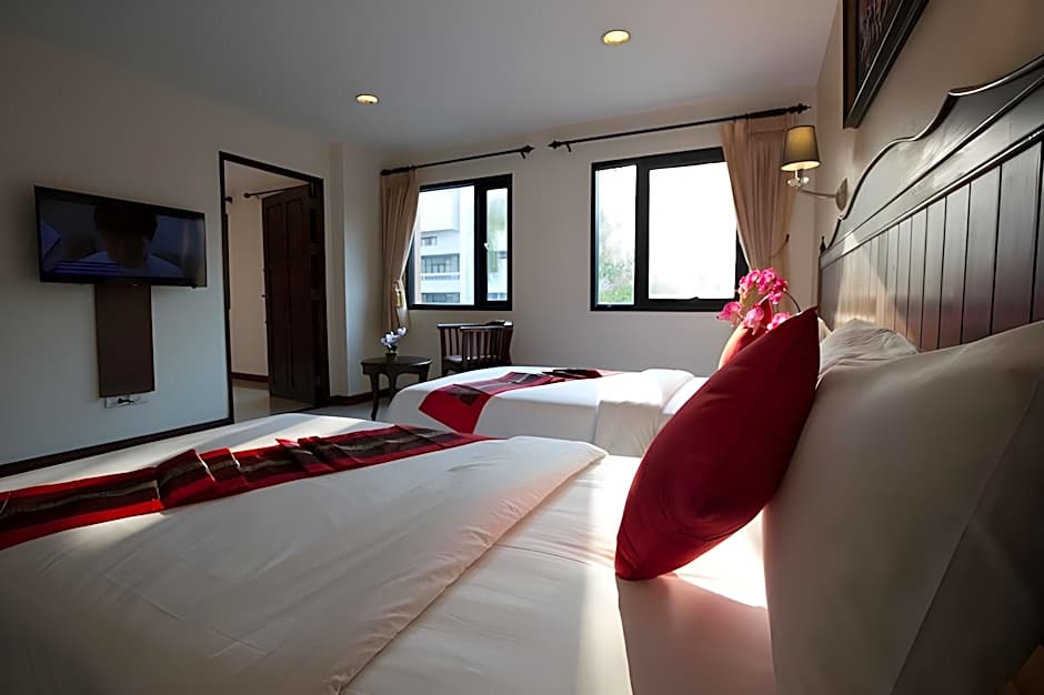 True Siam Rangnam Hotel