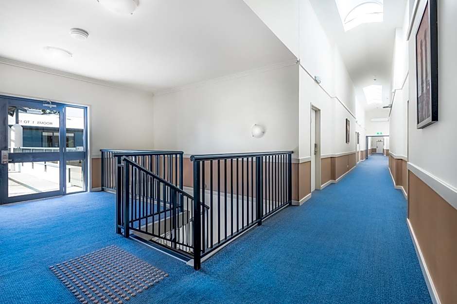 Hawkesbury Race Club Motel