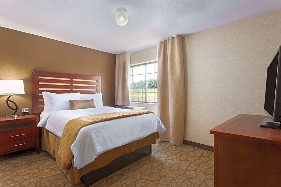 Wyndham Garden Grand Rapids Airport