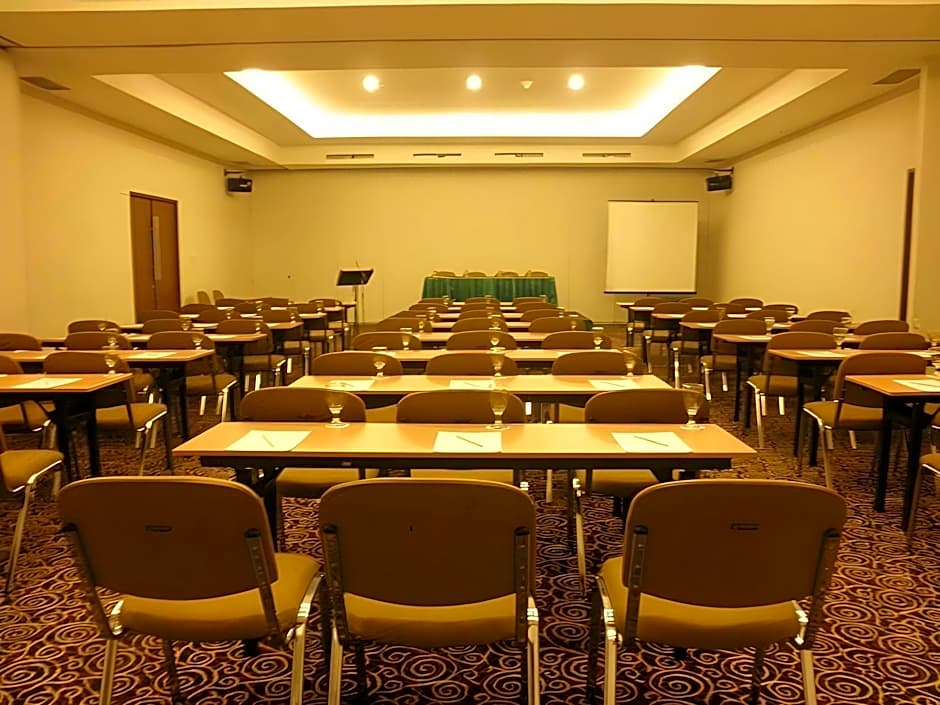 Grand Cikarang Hotel