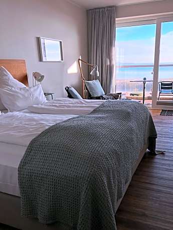 Deluxe Double Room with Balcony and Sea View