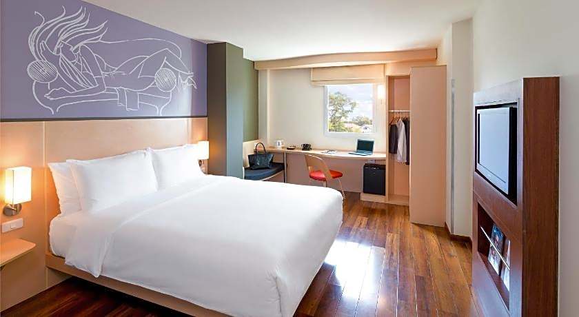 ibis Vientiane Nam Phu