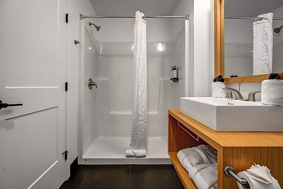 Raven Inn Whitehorse