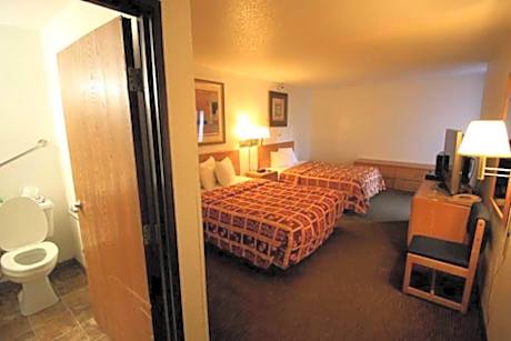 Queen Room with Two Queen Beds - Disability Access