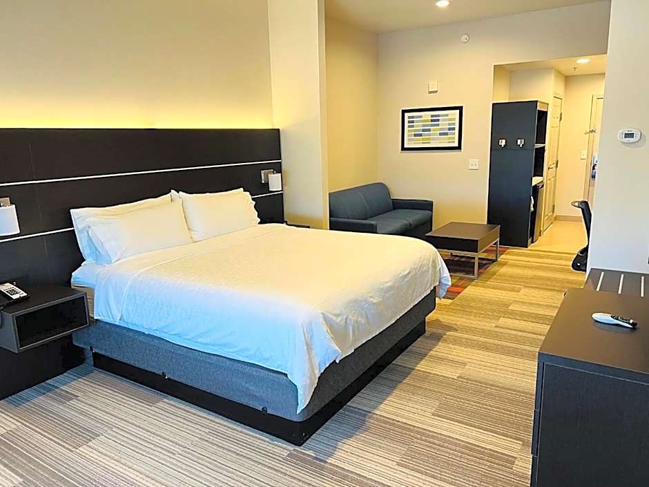 Holiday Inn Express Salinas By IHG