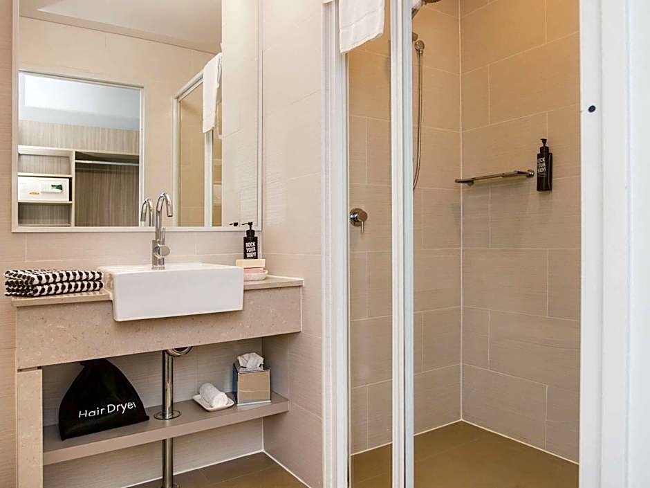 Ibis Styles The Entrance