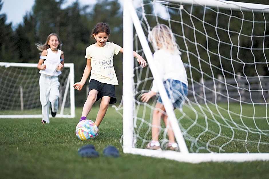 Aparthotel Familiaris - Family Apartments - Pools & Spa in Dolomites