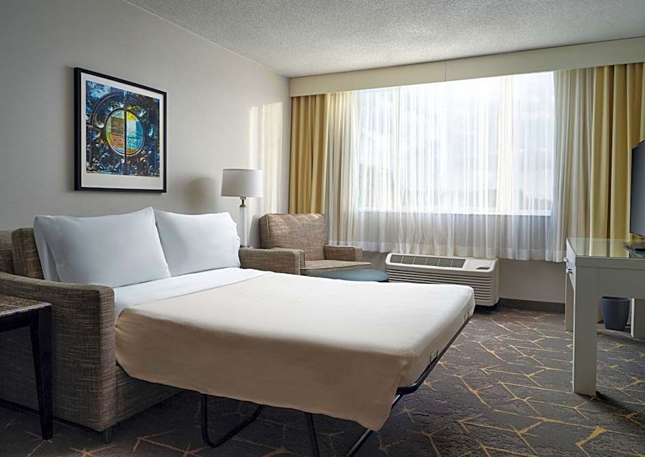Holiday Inn & Suites Boston-Peabody By IHG