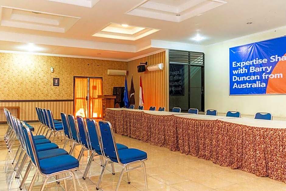 RedDoorz Plus Syariah near Java Supermall Semarang 2
