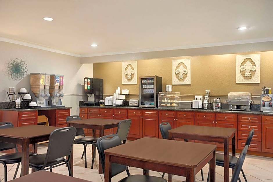 Baymont by Wyndham Kansas City