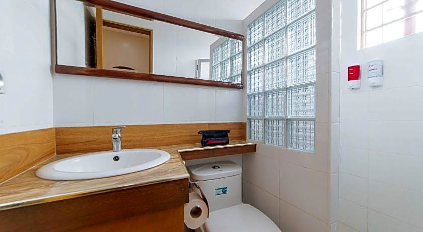 RedDoorz Plus @ Starhomes Olivianville