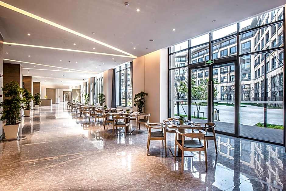 Q-Box Hotel Shanghai Sanjiagang -Offer Pudong International Airport and Disney shuttle