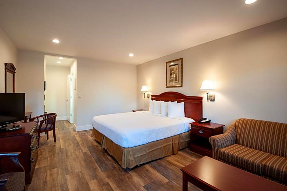 Studio City Court Yard Hotel