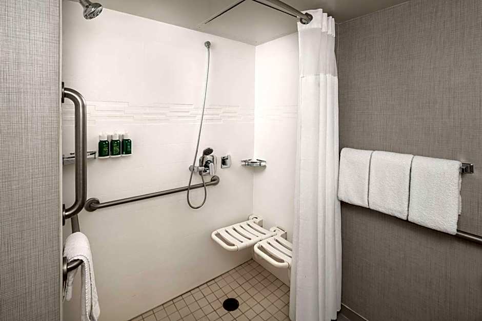 Sonesta ES Suites Fairfax Fair Lakes