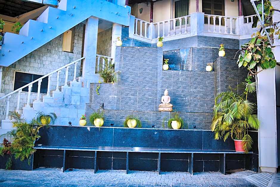 Hotel Samrat International