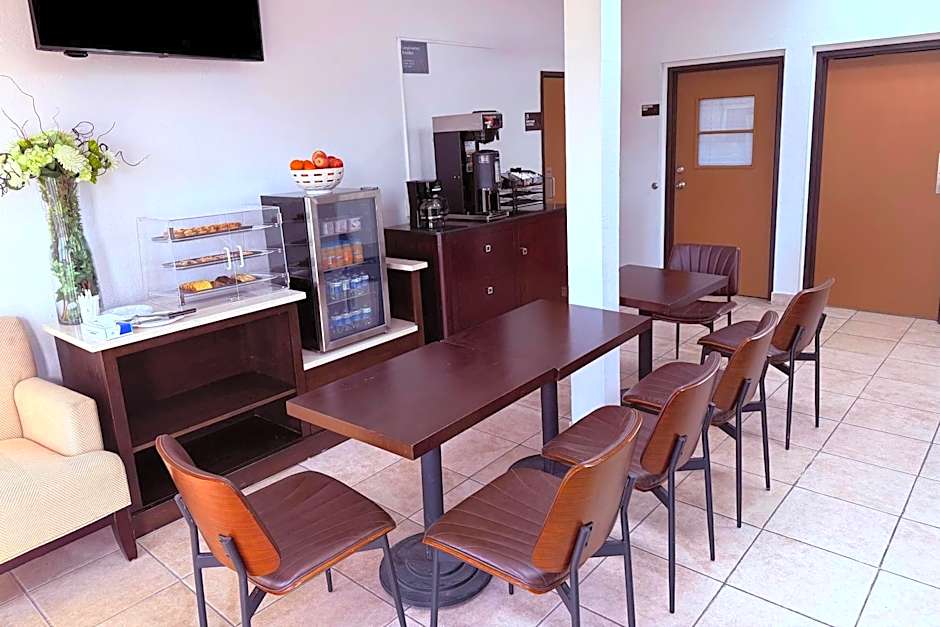 Motel 6-Albert Lea, MN