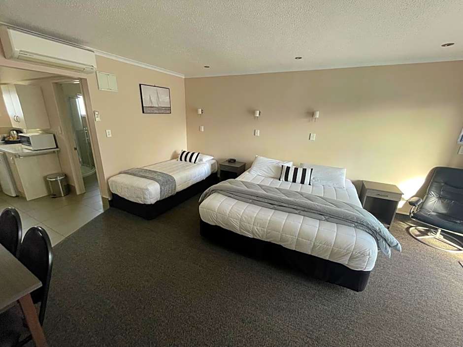 Kauri Court Motel and Apartments