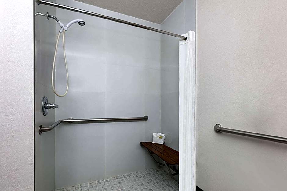 Super 8 by Wyndham Grapevine/DFW Airport Northwest