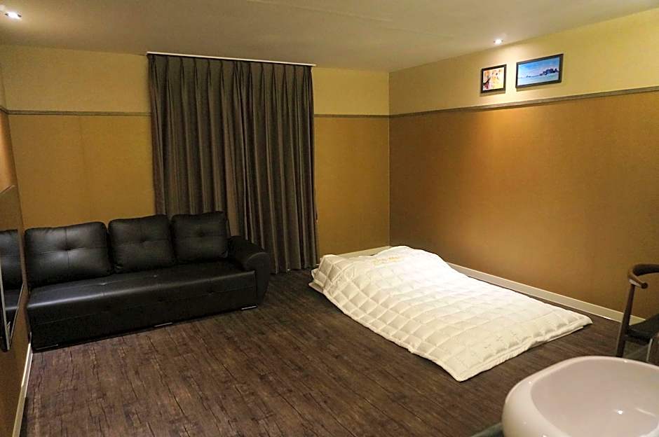 Mu Hotel