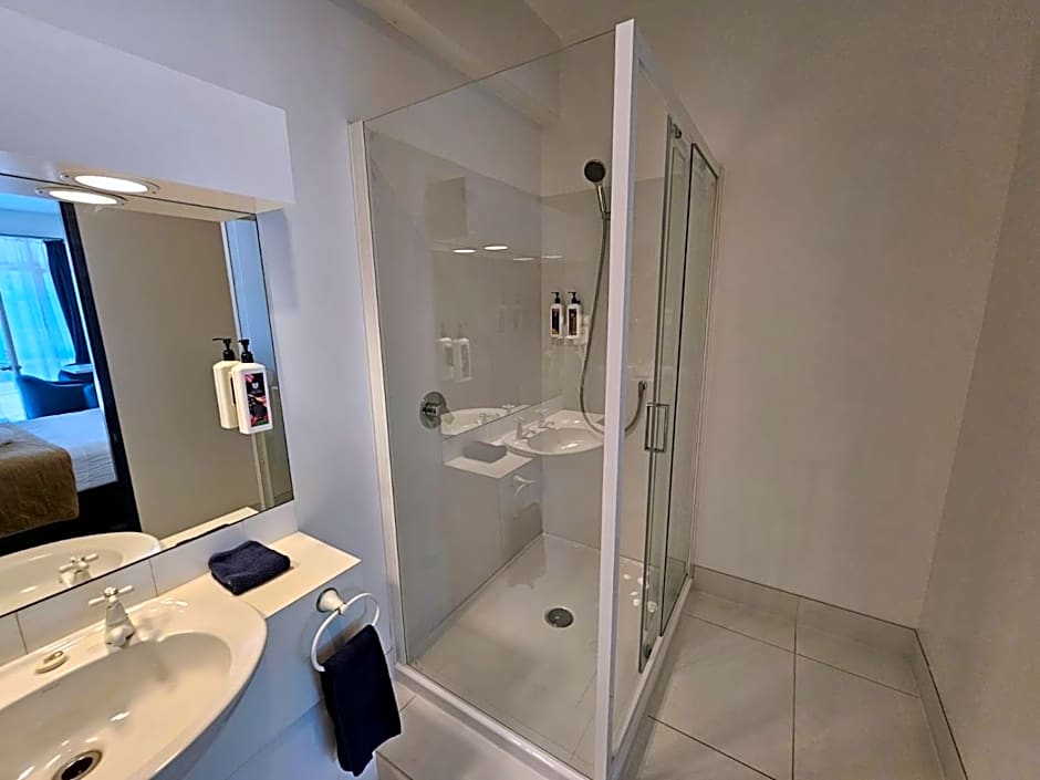 U Studios Paraparaumu Beach (formerly Copperfield Seaside Motel)