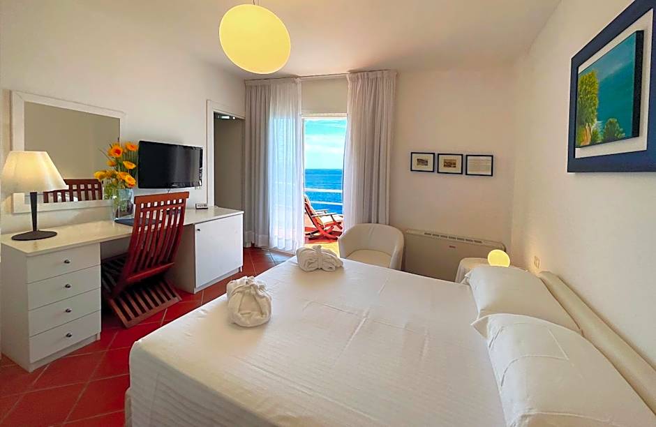 Photo 1 of 10 of Deluxe, Sea View