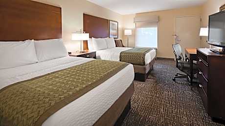 2 Queen Beds Non-Smoking Microwave And Refrigerator Wi-Fi Full Breakfast