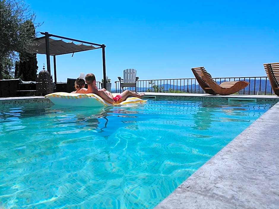 Les lodges de l'oliveraie de Virevent