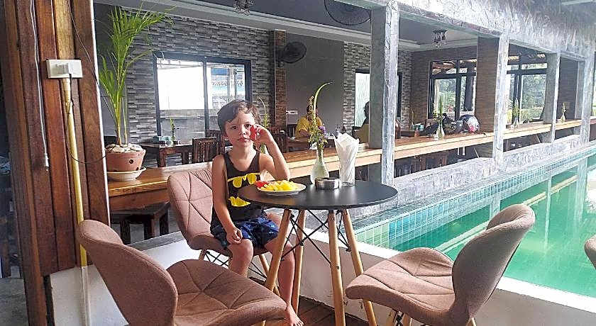 Billabong Hotel And Cafe