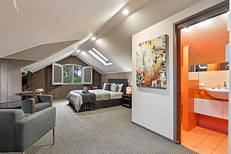 Standard Queen Room
