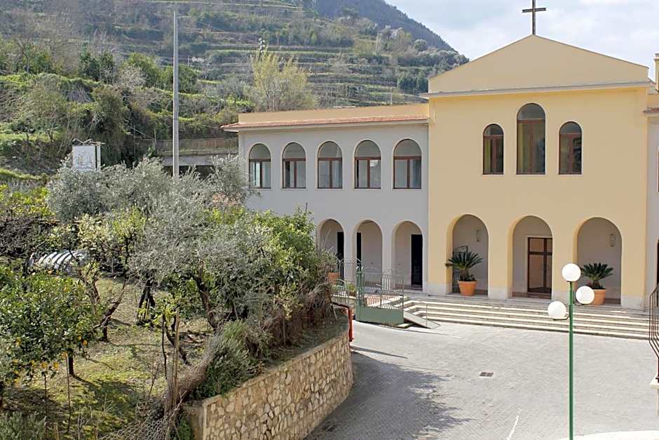 Ancelle Sorrento - Casa d'Accoglienza