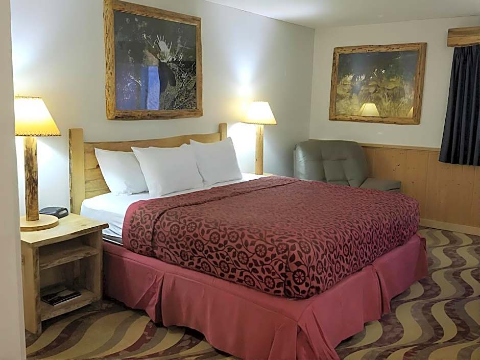 Sandpoint Inn