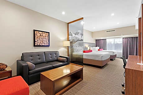 Mountain View Inn & Suites