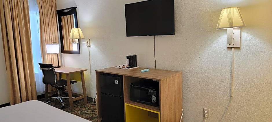 Hotel Carolina A Days Inn by Wyndham