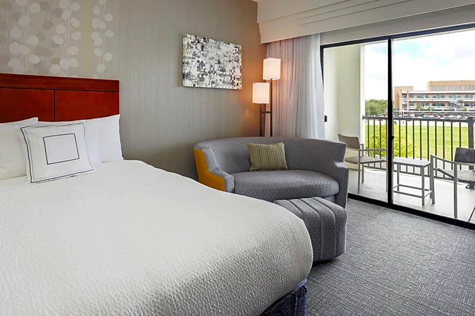 Courtyard by Marriott Dallas Arlington South