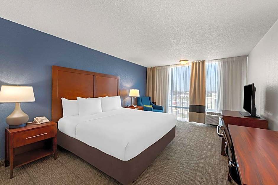 Comfort Inn & Suites Omaha Central