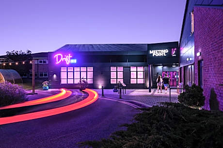 Drift Inn formerly the Waterfront Hotel