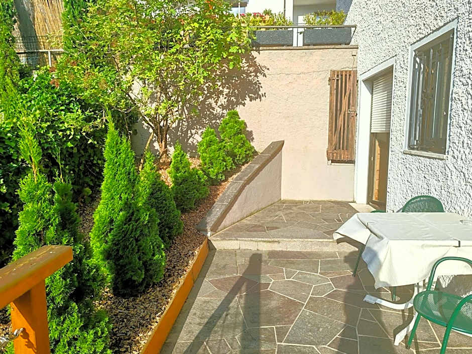 Schenna Garni Eden Bed & Breakfast