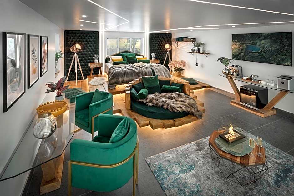 Aphrodites Group - Luxury Hot Tub Suites in Central Lake District!