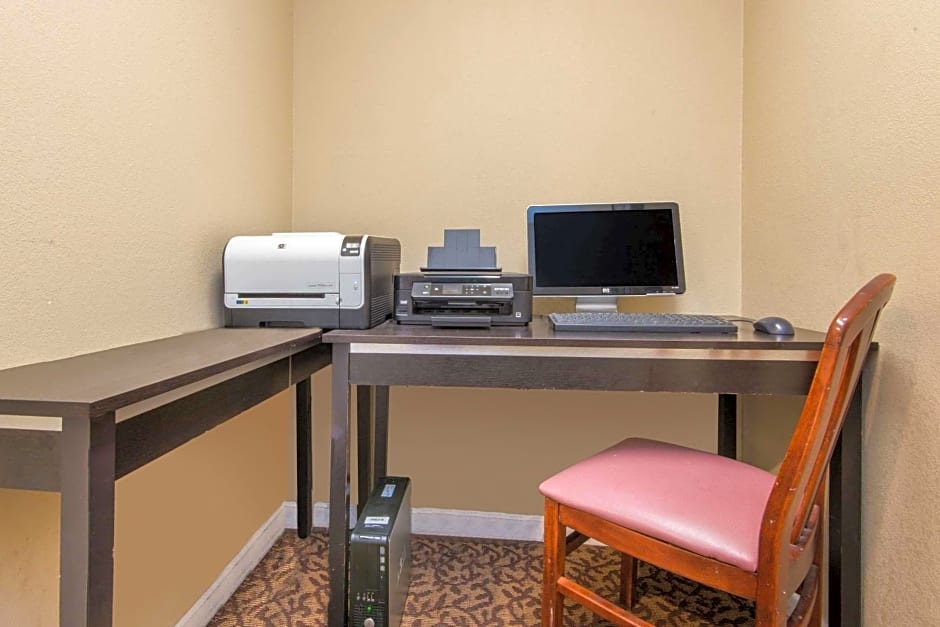 Hawthorn Extended Stay by Wyndham Wichita