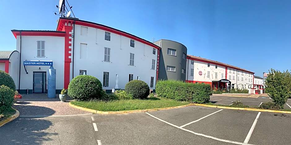 Master Hotel