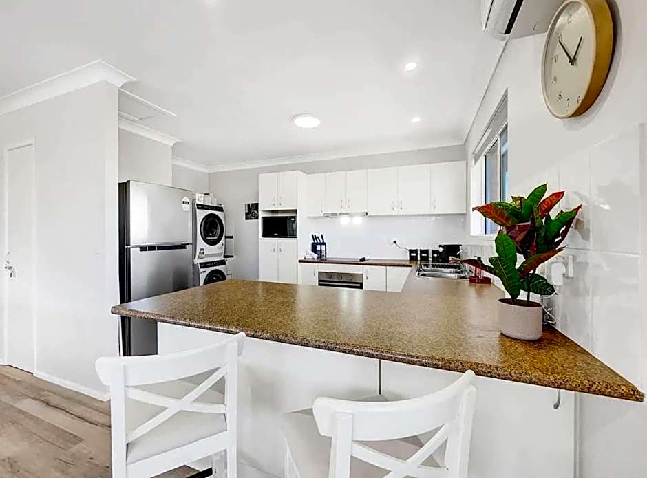 Waterfront Serenity - Steps from Mooloolaba Beach