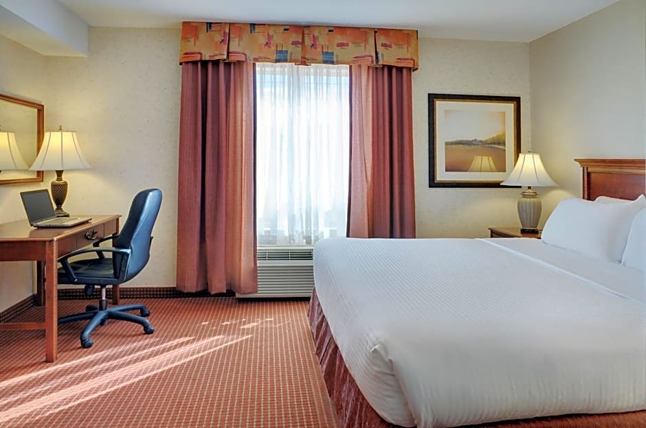 Pomeroy Inn & Suites Fort St. John