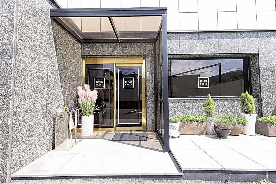 No.25 hotel  Gijangyeonhwari