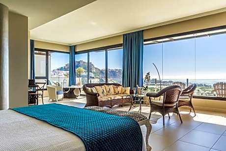 Queen Suite with Sea View