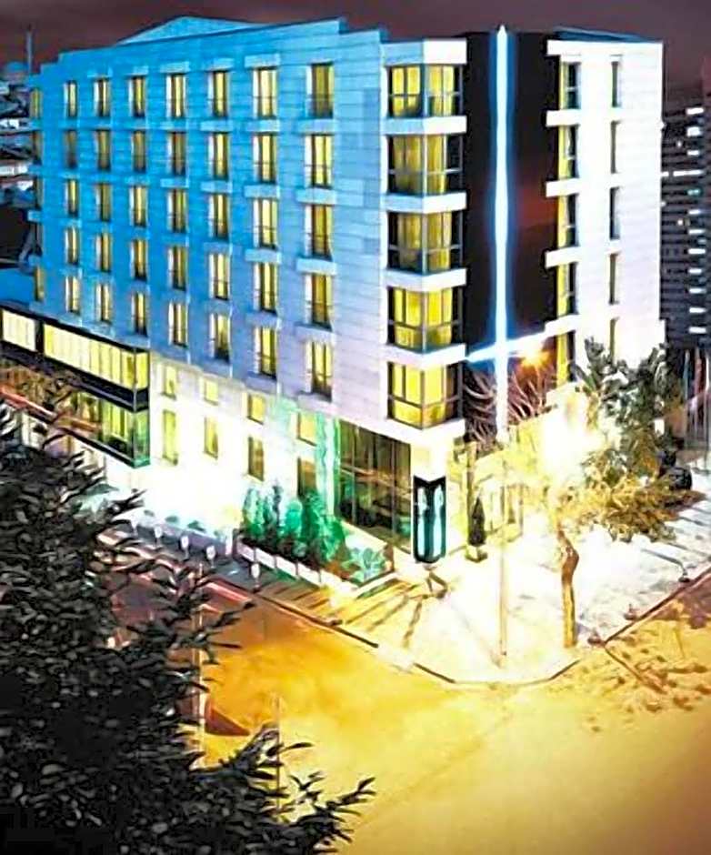 Demora Hotel