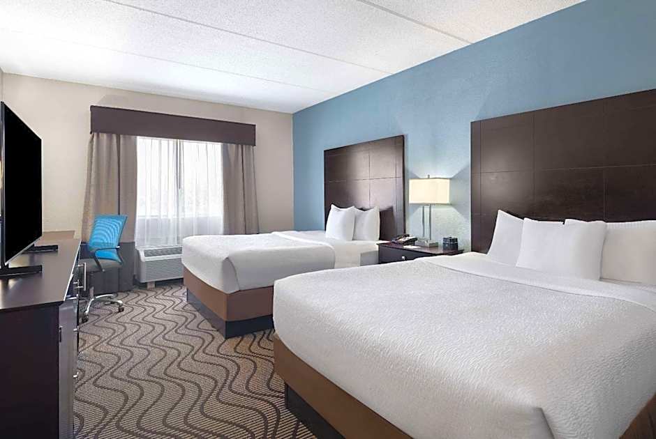 La Quinta Inn & Suites by Wyndham Knoxville Airport