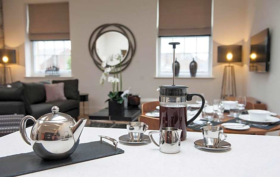 The Halston Carlisle