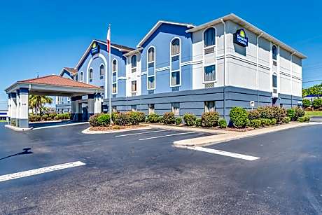 Days Inn & Suites by Wyndham Prattville-Montgomery