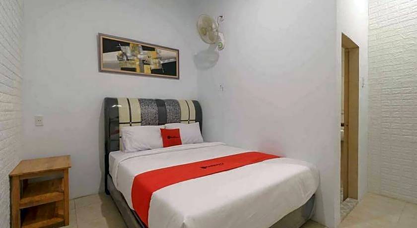 RedDoorz @ Mutiara Residence Deli Serdang