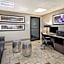 La Quinta Inn & Suites by Wyndham Miami Airport East